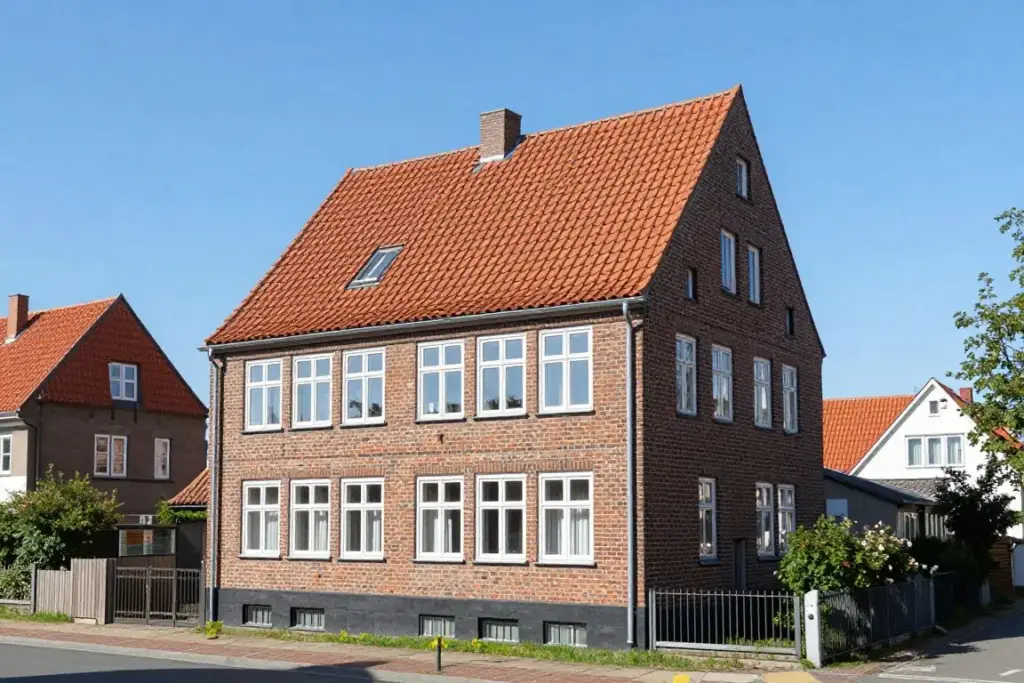 Typisches Wohnhaus in Stuhr bei Bremen, Einfamilienhaus Altbau